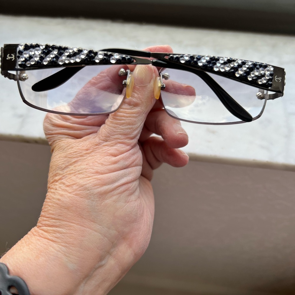 JIMMY CRYSTAL USA Elegant Black Sunglasses with Swarovski Crystals
